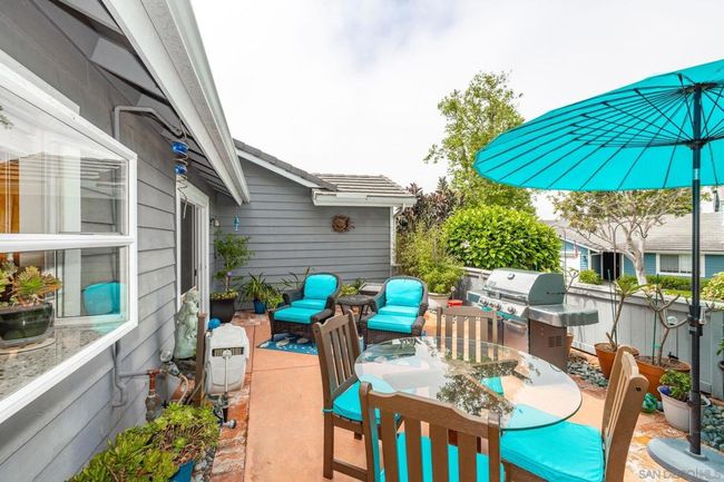 677 Summer View Cir, Townhouse with 2 bedrooms, 3 bathrooms and 2 parking in Encinitas CA | Image 31