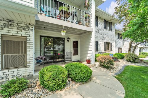1372 30th Ave, Kenosha, WI, 53144-2992 | Card Image