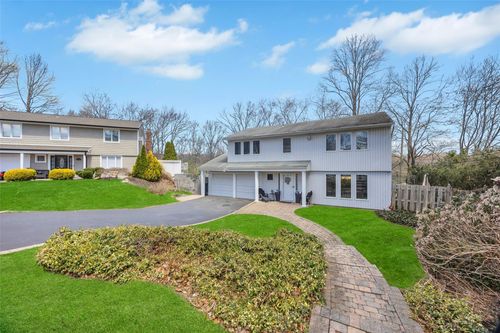 5 Washington Ct, Smithtown, NY, 11787-2334 | Card Image