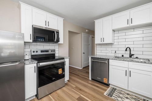 3526 W Glendale Ave, Milwaukee, WI, 53209-5922 | Card Image