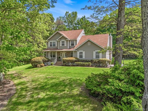 43 Ramblewood Dr, Newburgh, NY, 12550-8790 | Card Image