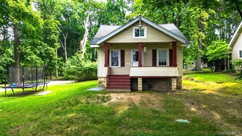 36 Evergreen Ave, Poughkeepsie, NY, 12601-5207 | Card Image