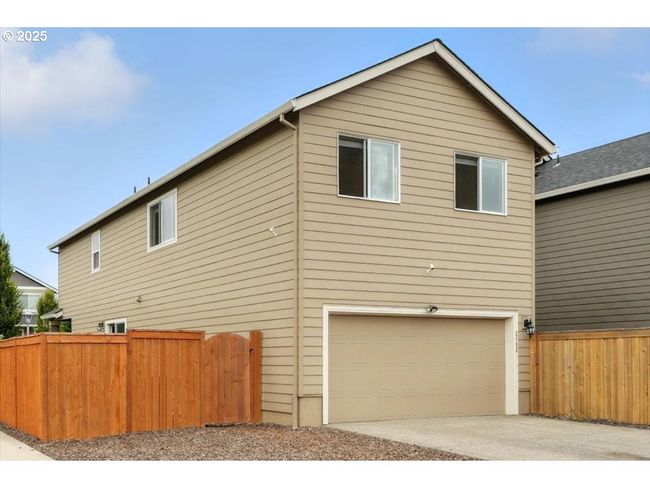 Driveway | Image 17