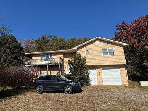 33 Teaks Dr, Hayesville, NC, 28904-5395 | Card Image