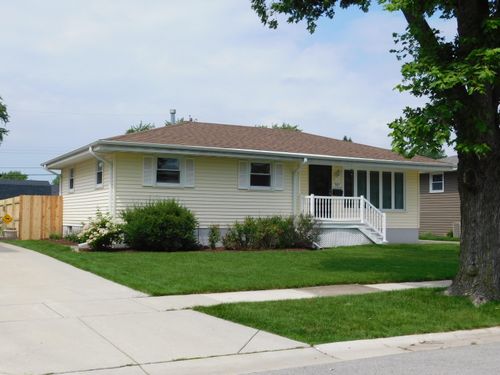 707 212th Street, Dyer, IN, 46311 | Card Image