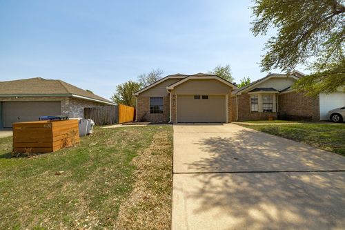 820 Mica Ln, Leander, TX, 78641-8746 | Card Image
