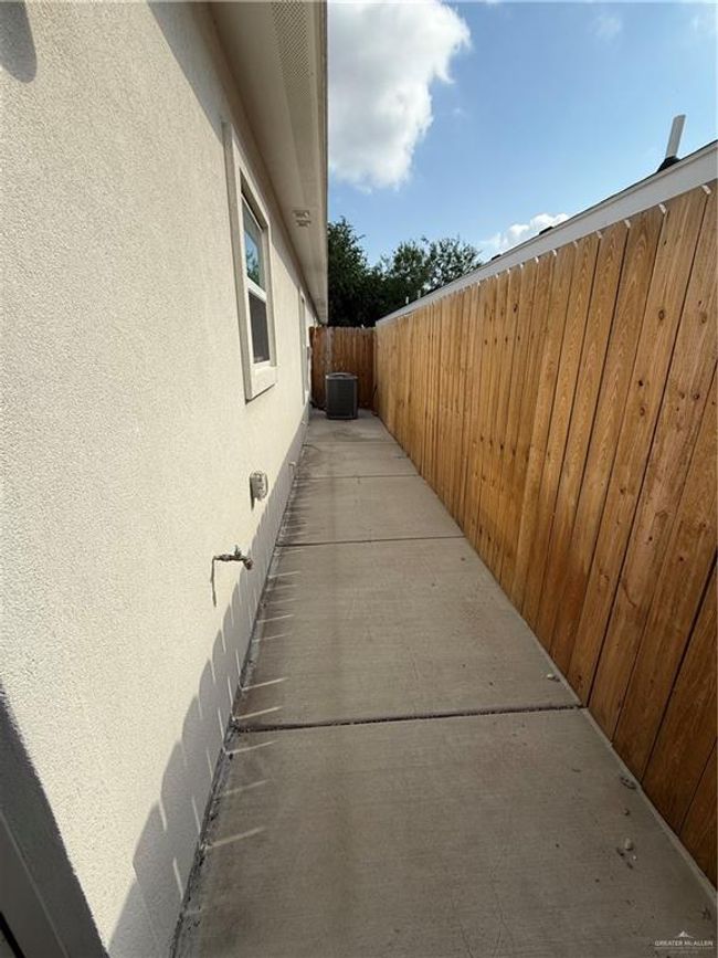 APT-4 - 212 Lauryn Dr, Condo with 2 bedrooms, 2 bathrooms and 2 parking in San Juan TX | Image 14