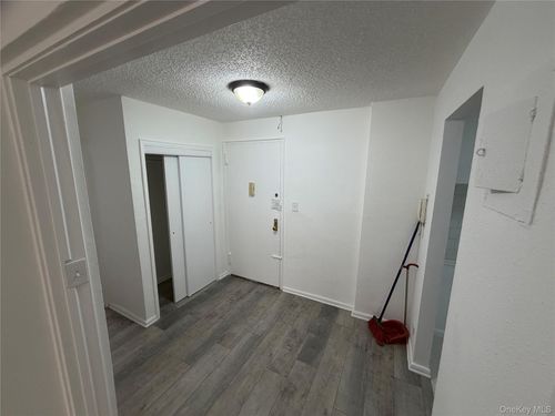 apt-323-83 Vietor Ave, Elmhurst, NY, 11373-3223 | Card Image