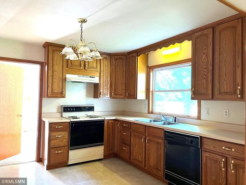 11039 Bird Ave, Leota, MN, 56153-6018 | Card Image