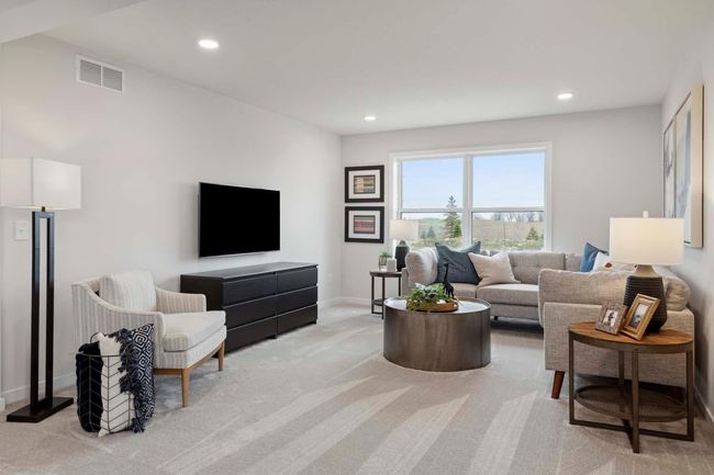 Photo taken from previous model with a similar floorplan. While similar, some options shown in the picture may not be included in this pricing. Please ask for a detailed list of included features for this listing. | Image 44