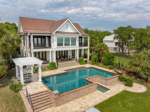 104 Beach St, Mount Pleasant, SC, 29464-6305 | Card Image