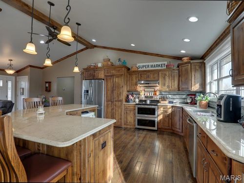 3721 Hawk Pt, Palmyra, MO, 63461-2650 | Card Image
