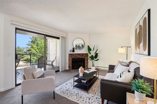 apt-a208-4177 W Lake Sammamish Pkwy Se, Bellevue, WA, 98008-6511 | Card Image