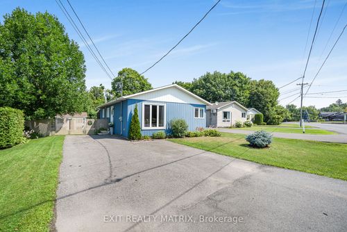 670 Front Rd, L'orignal, ON, K0B1K0 | Card Image