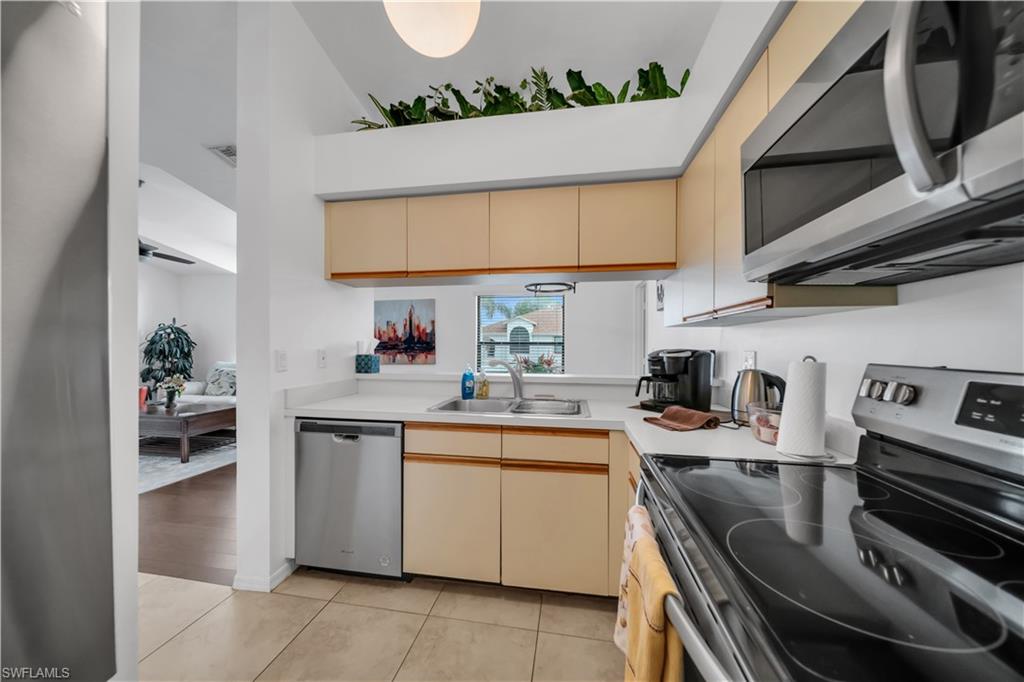 Residential in FORT MYERS 4