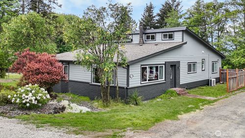 884 Fairmount Ave, Shelton, WA, 98584-3229 | Card Image