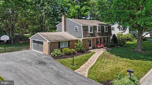 328 Harvey Rd, HERSHEY, PA, 17033-1872 | Card Image