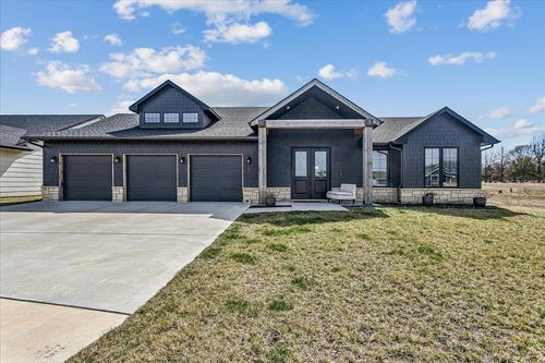 2807 E Sunnyslope St, Park City, KS, 67219-3700 | Card Image