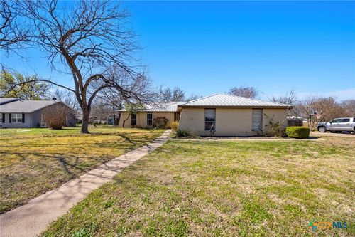320 Highland Dr, Burnet, TX, 78611-2615 | Card Image