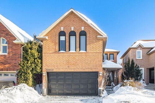 3952 Honey Locust Trail, Mississauga, ON, L5N6X4 | Card Image