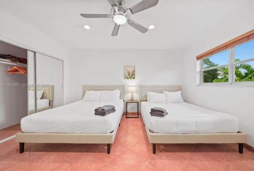 apt-307-2424 Ne 9th St, Fort Lauderdale, FL, 33304-3549 | Card Image