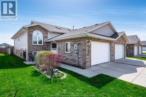 208 Bennie Avenue, Leamington, ON, N8H5N9 | Card Image