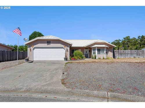 1066 Pirates Ct, Coos Bay, OR, 97420-3485 | Card Image