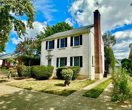 85 262nd St, Floral Park, NY, 11001-1127 | Card Image