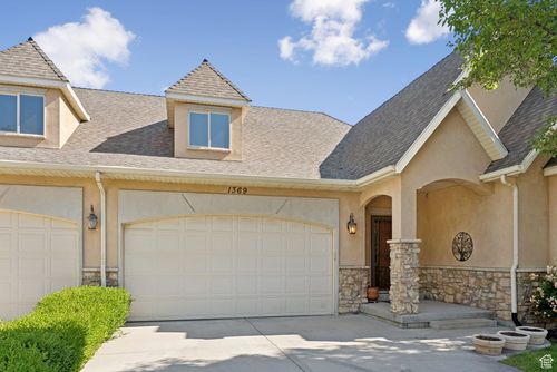 1369 E Farm Hill Dr, Murray, UT, 84117-7354 | Card Image