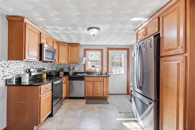 18 Glendale Ave, House other with 3 bedrooms, 2 bathrooms and 3 parking in Peabody MA | Image 13