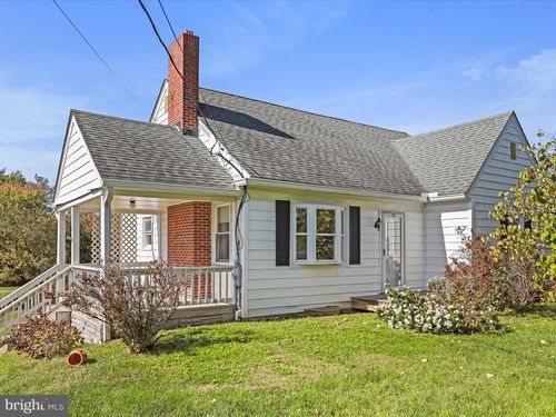 33 N Berlin Pike, LOVETTSVILLE, VA, 20180-8602 | Card Image
