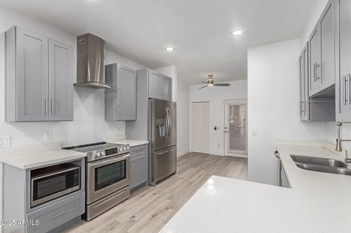 224-101 N 7th St, Phoenix, AZ, 85034-1057 | Card Image