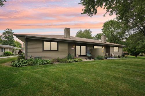 11024 N Redwood Tree Court, Mequon, WI, 53092 | Card Image