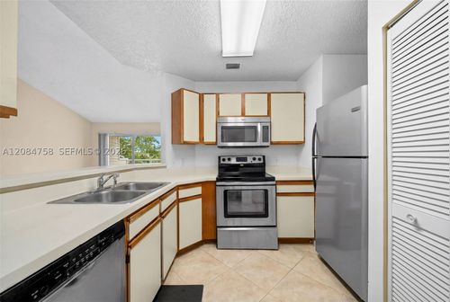 205-3405 Nw 44th St, Lauderdale Lakes, FL, 33309-4258 | Card Image