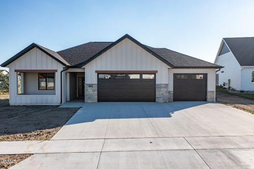 402 Flint Dr, Bismarck, ND, 58503-2808 | Card Image