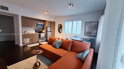 221-551 Michigan Ave, Miami Beach, FL, 33139-6351 | Card Image