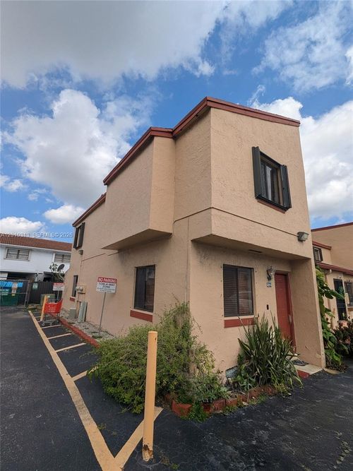 5-3-5256 W 24th Ave, Hialeah, FL, 33016-4014 | Card Image