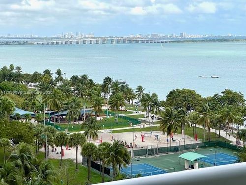 a-1450-1717 N Bayshore Dr, Miami, FL, 33132-1152 | Card Image