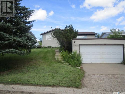 405 2 Ave S, Rockglen, SK, S0H | Card Image