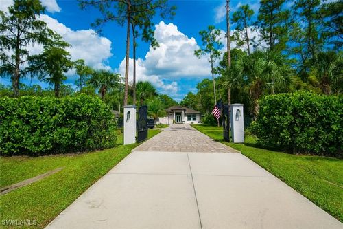 3068 2nd St Nw, Naples, FL, 34120-1349 | Card Image
