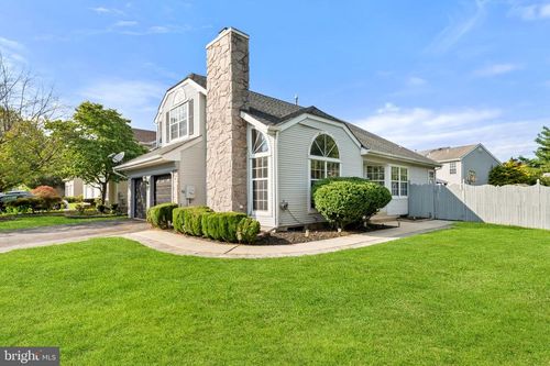 37 Wesley Ln, BURLINGTON, NJ, 08016-4249 | Card Image