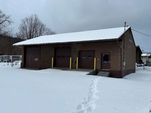 81 Cleveland Ave, Rutland, VT, 05701-2716 | Card Image