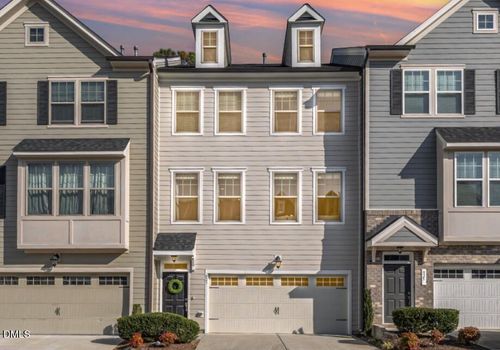 823 Richmont Grove Ln, Apex, NC, 27523-6418 | Card Image