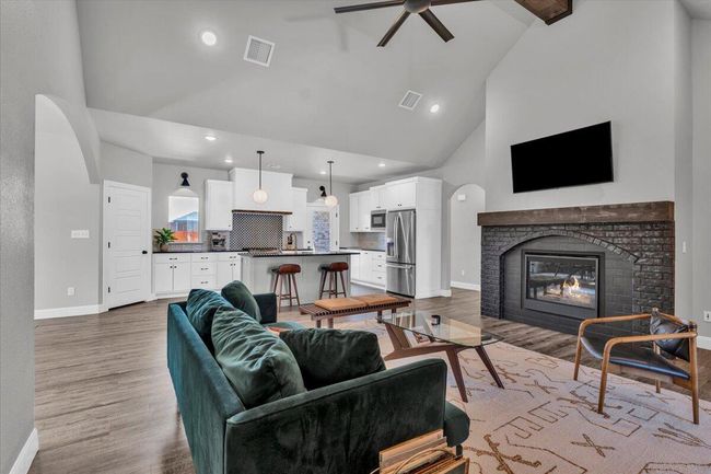 6803 52 Nd St, House other with 3 bedrooms, 2 bathrooms and null parking in Lubbock TX | Image 7