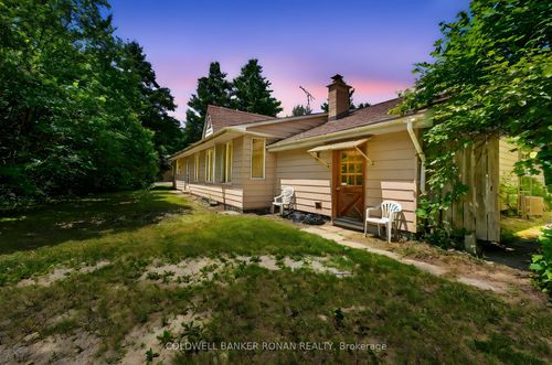 388055 Mono Centre Rd, Mono, ON, L9W6V8 | Card Image