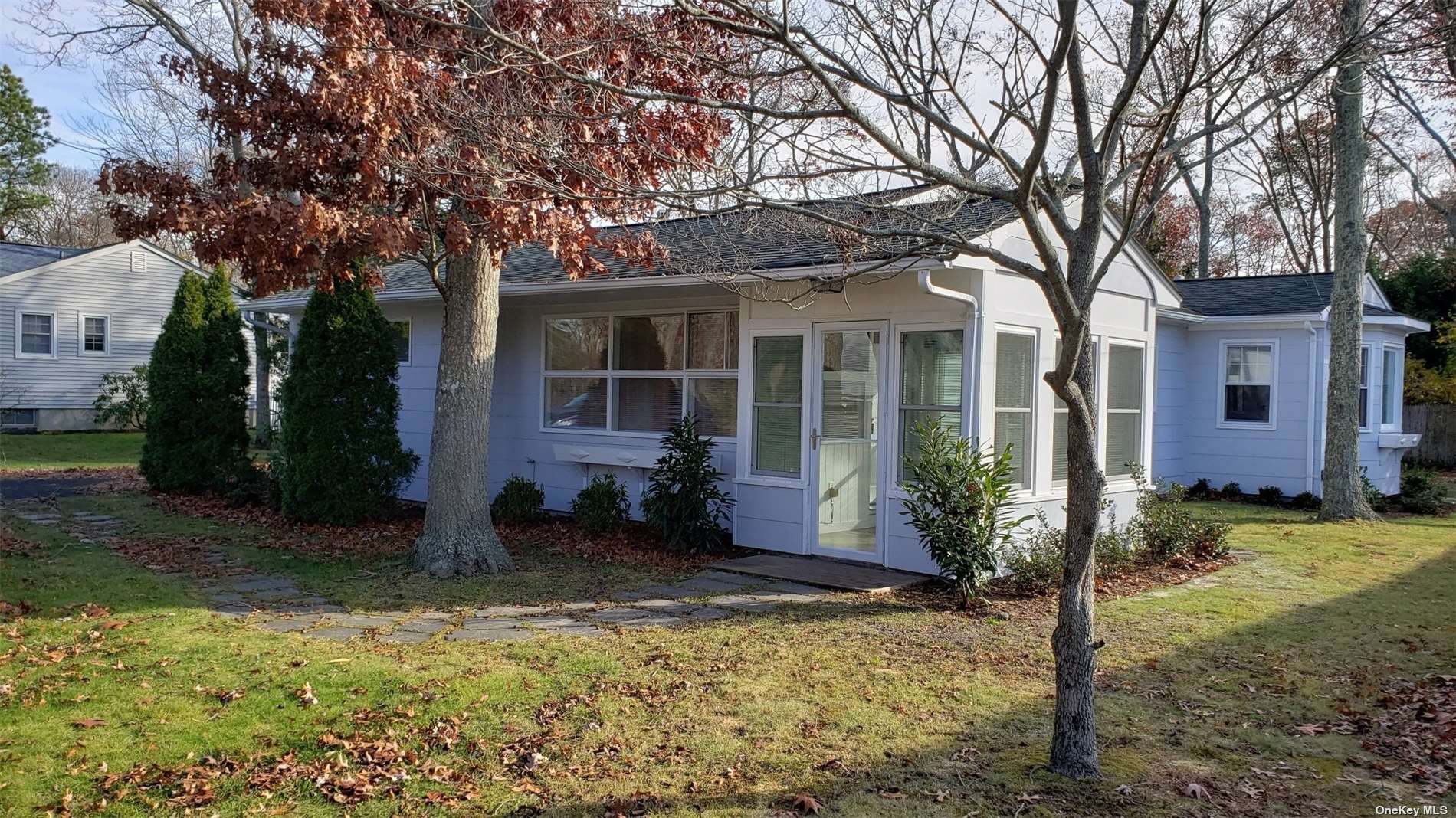 Lynncliff Rd, Hampton Bays, NY 11946