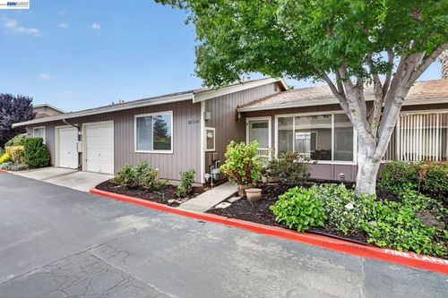 20224 San Miguel Ave, Castro Valley, CA, 94546-4212 | Card Image