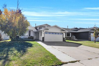 27 Kirby St, House detached with 5 bedrooms, 3 bathrooms and 4 parking in Red Deer AB | Image 1