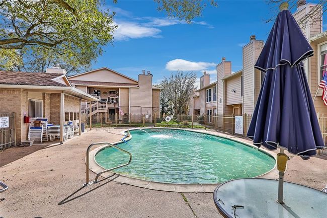 Pool 2 | Image 21