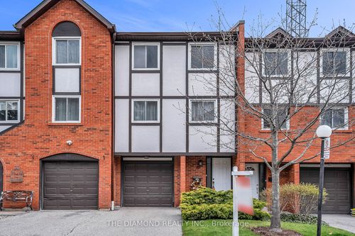 82-1755 Rathburn Road E, Mississauga, ON, L4W2M8 | Card Image